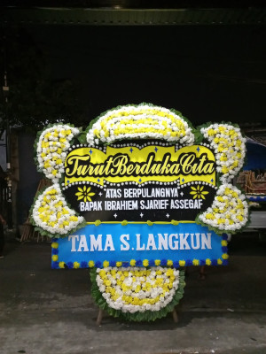 Papan Bunga Duka di Aramo